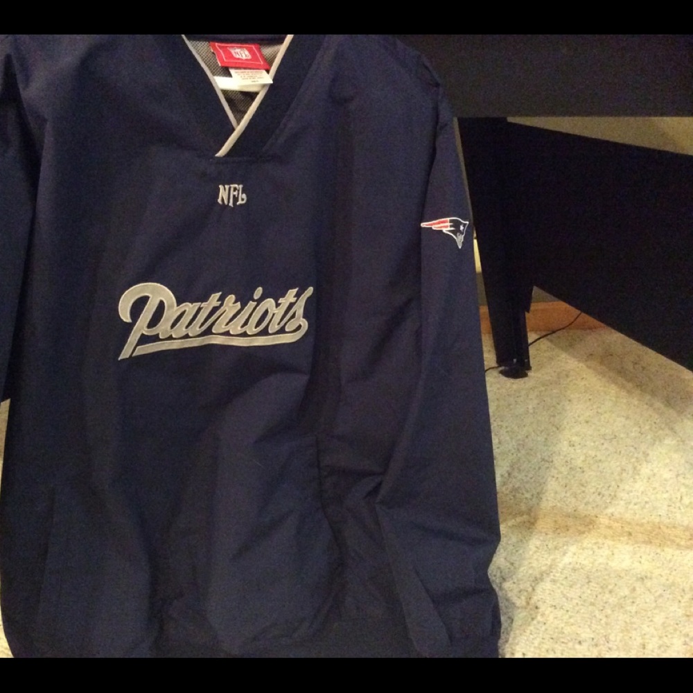 Men’s lightweight Patriots pullover jacket